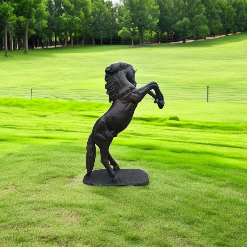 life size horse statue