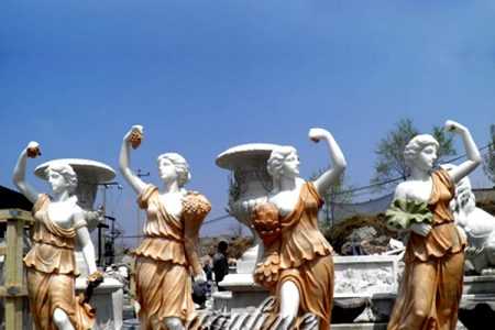 Who is the goddess of the seasons ?
