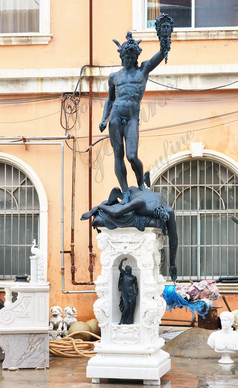 head of medusa sculpture