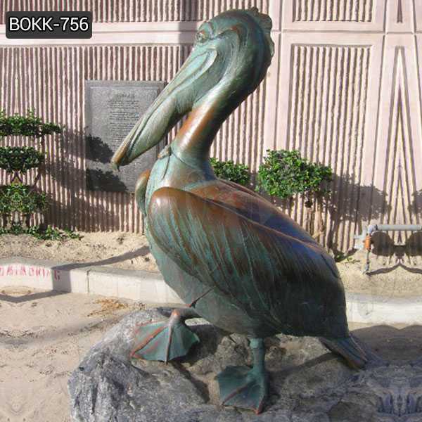 High Quality Life Size Brozne Pelican Sculpture