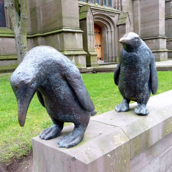 penguin garden statue