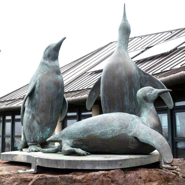penguin-statue