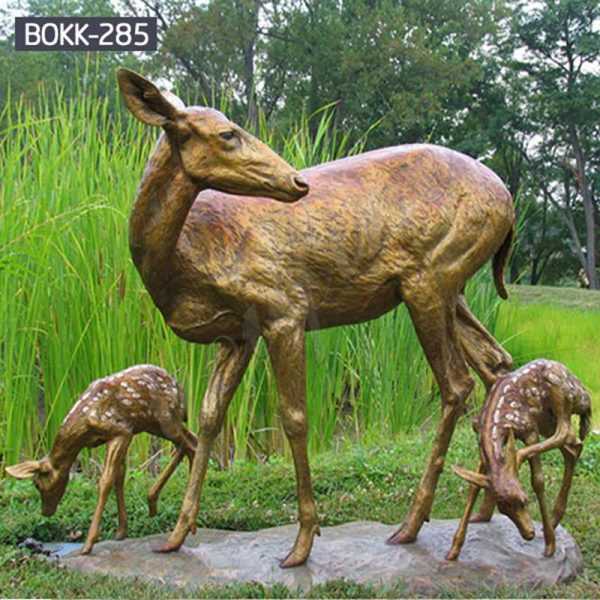 Outdoor Life Size Bronze Doe and Baby Deer Sculptures for Sale