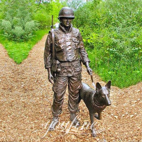 soldier statue with flag-YouFine Sculpture