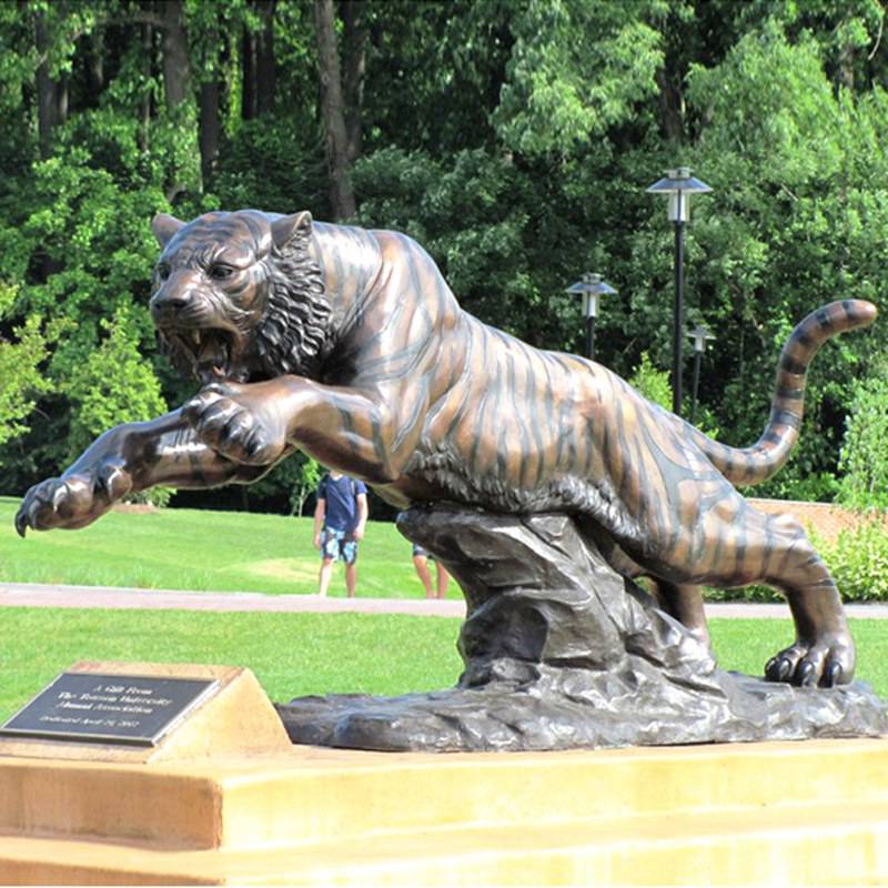 life size tiger statue