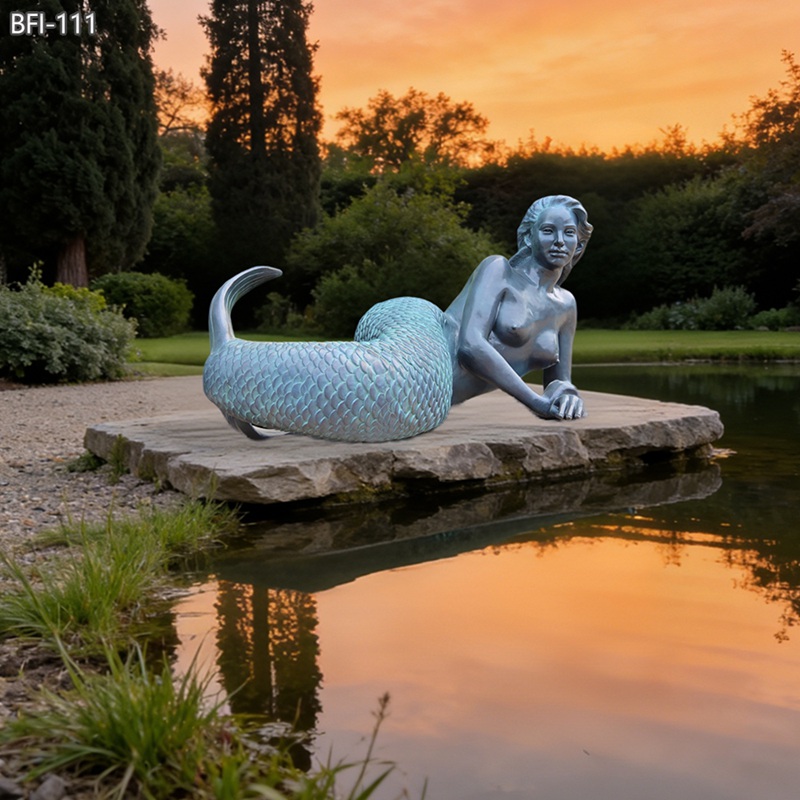high quality Mermaid Statue 