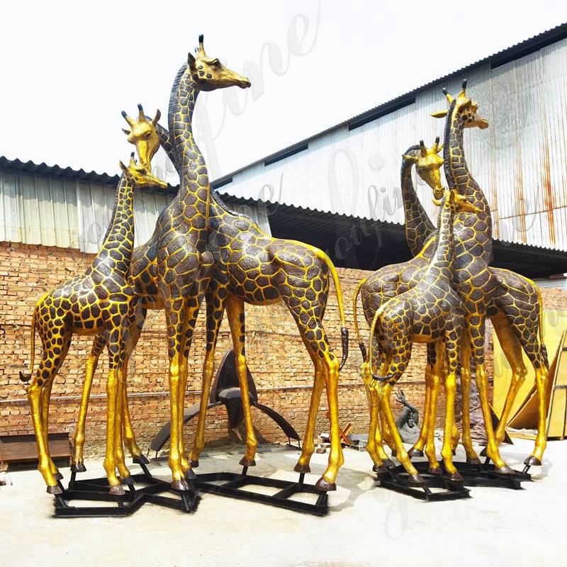 Metal Giraffe Garden Statue | Fasci Garden