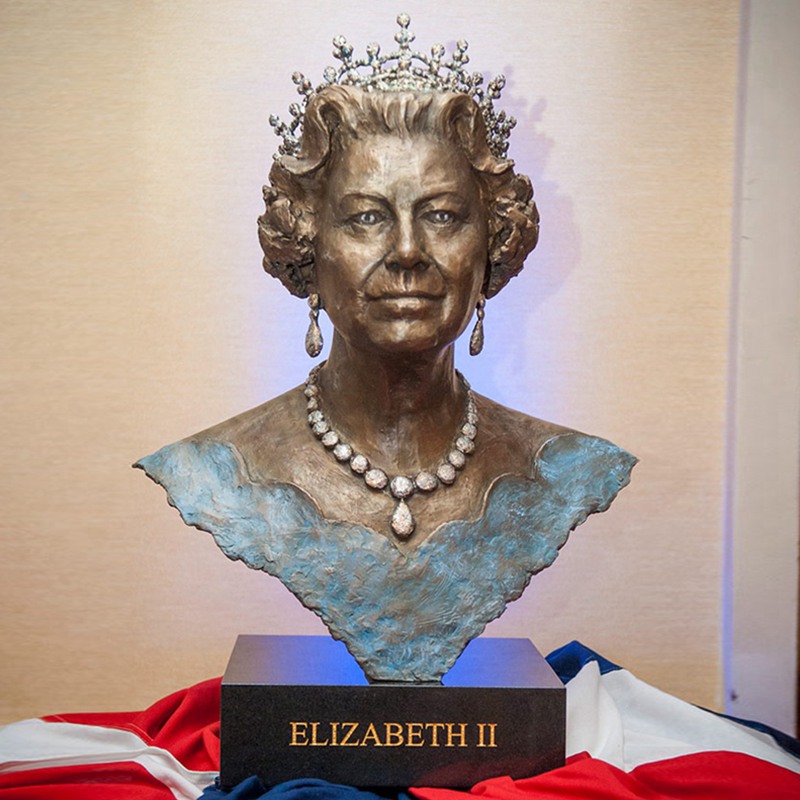 Famous-sculpture-queen-elizabeth-bust-bronze-statue