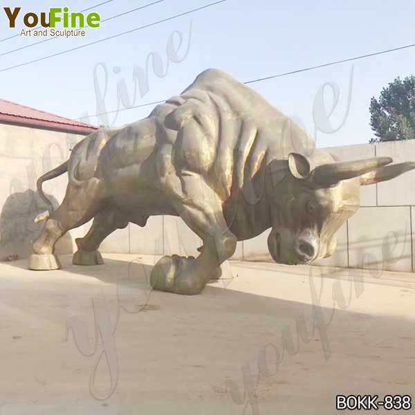 Large Outdoor Bronze Bull Sculpture on Stock for Sale