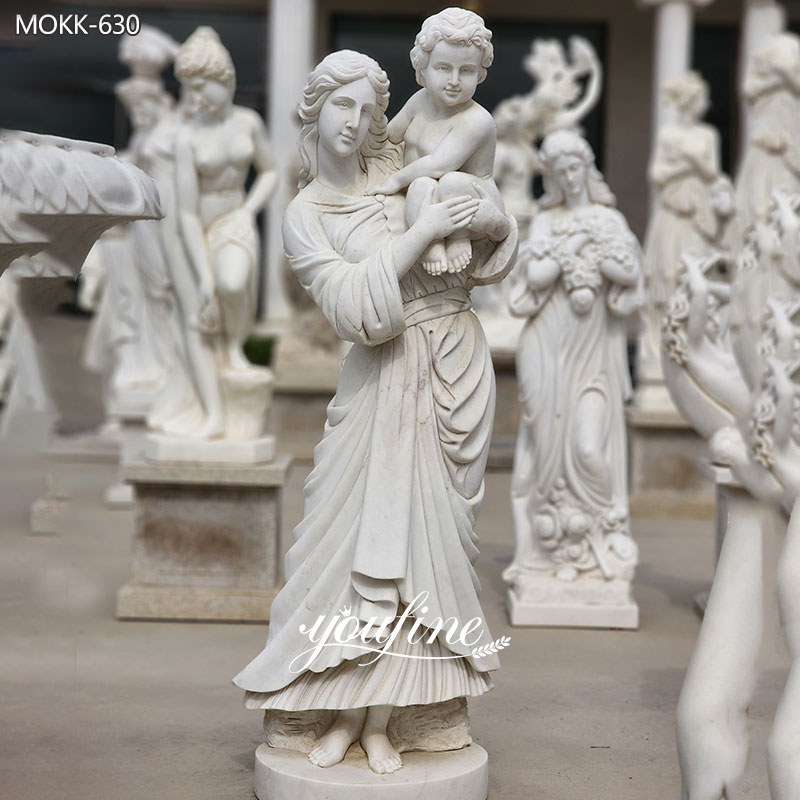 mother and son Statue