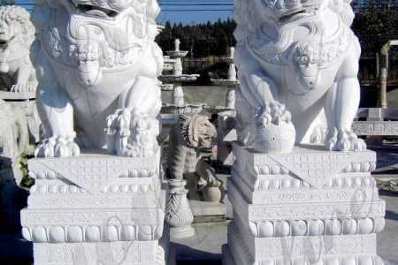 Paired of Outdoor White Marble Chinese Lion Statues for Sale MOKK-122