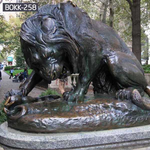 Large Lion Crushing a Serpent Bronze Statue Replica for Sale