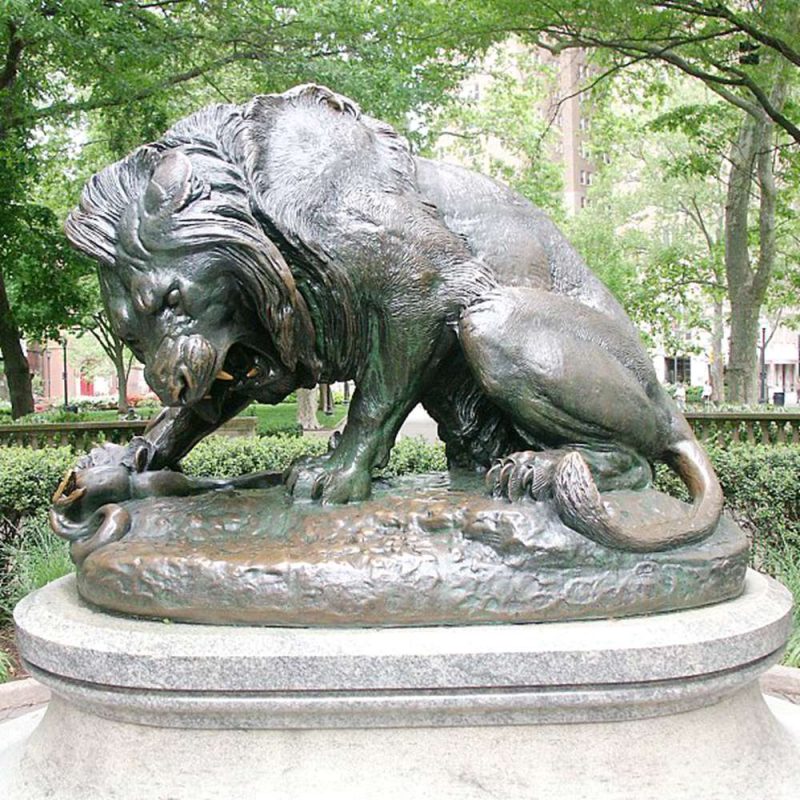 Large Lion Crushing a Serpent Replica BOKK-258