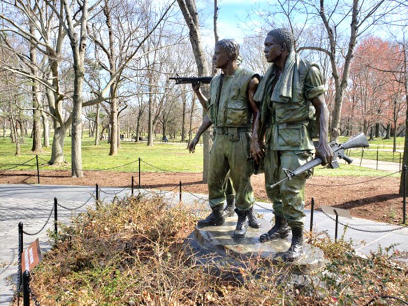3brothers statues