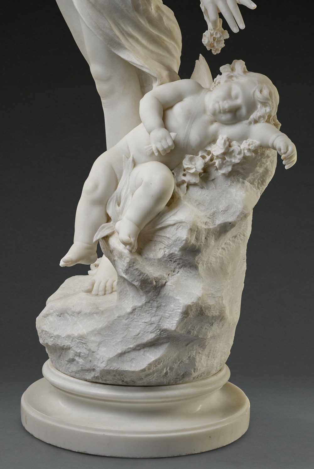 Psyche waking Cupid statue detail