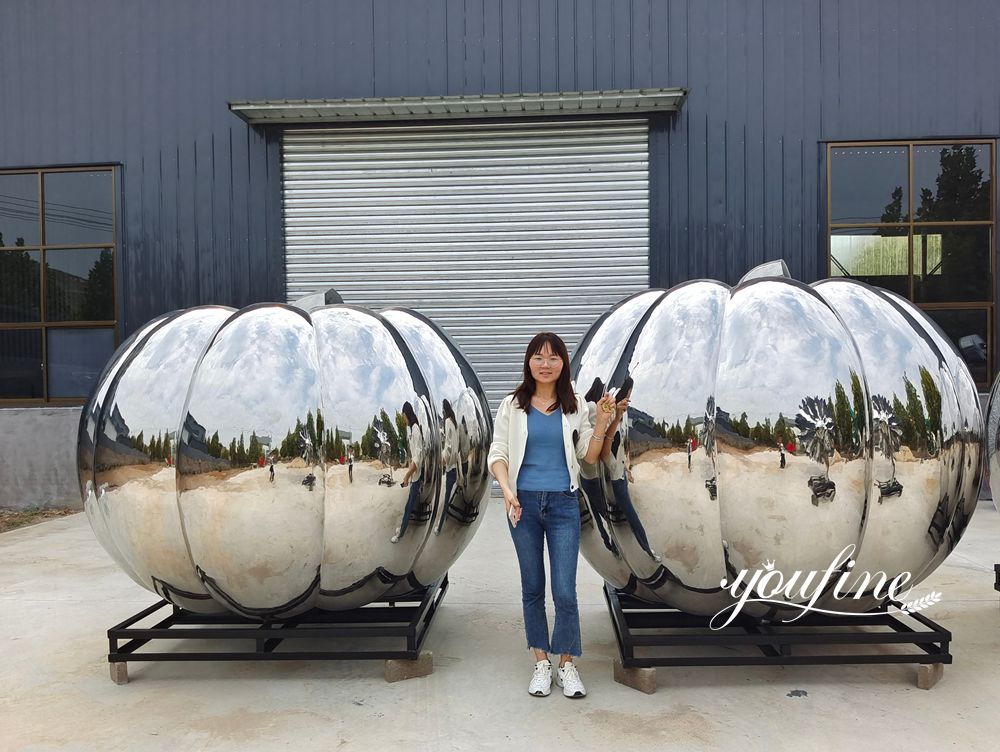 finished pumpkin sculpture