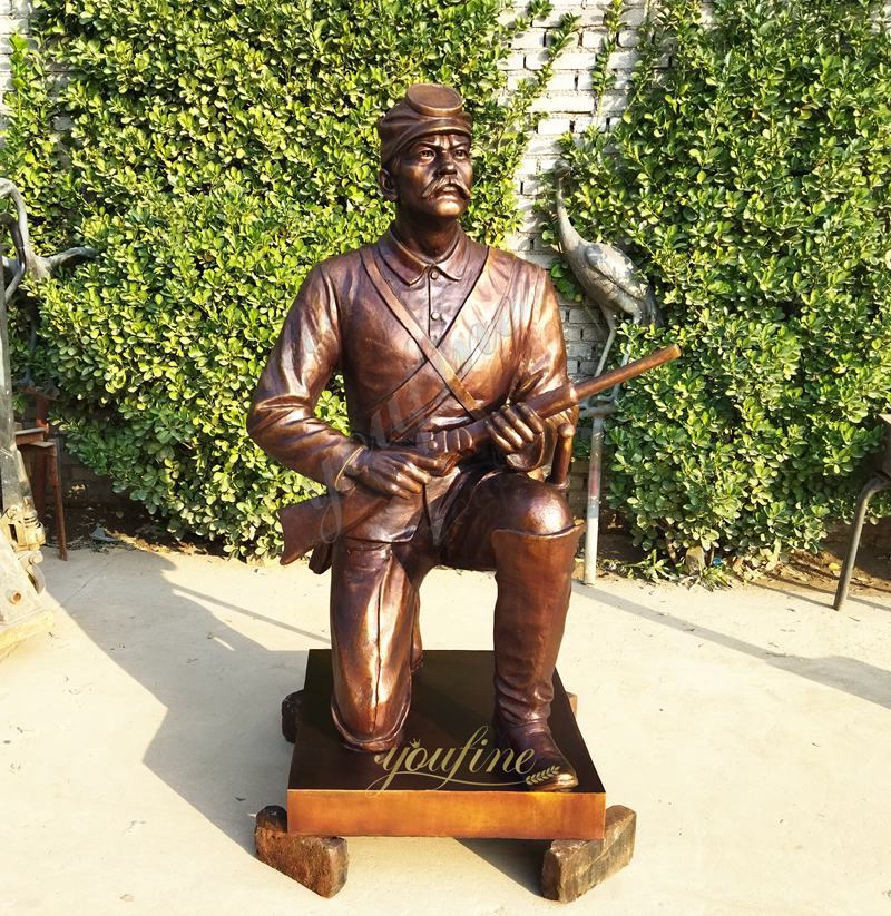 YouFine kneeling soldier statue