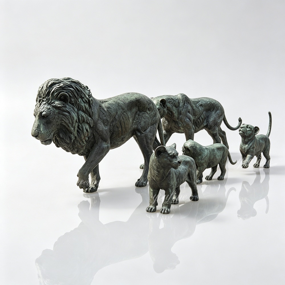 Walking Pride Lion Family Statue in the Garden BAN-585