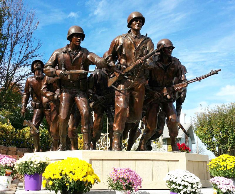 soldiers-statue