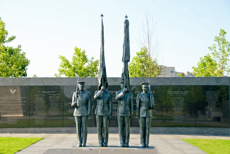 statue-at-the-us-air-force-memorial