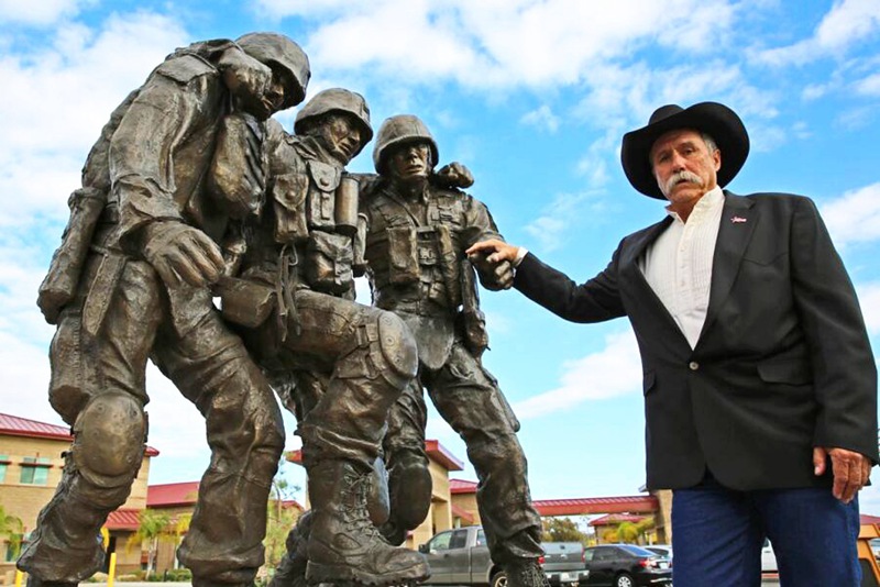 three soldiers statue