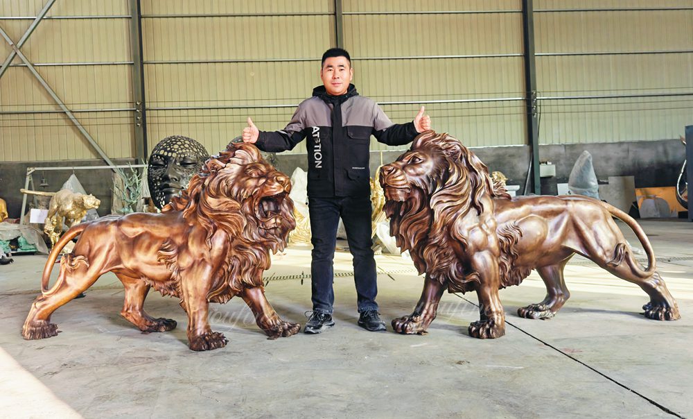 magnificent Bronze Walking Lion Statue with qc