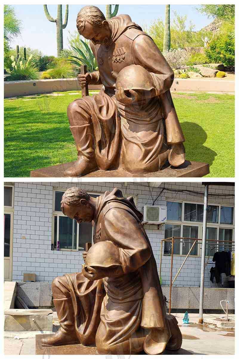 Bronze kneeling Soldier Garden Statue details