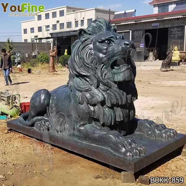 Customized Animal Bronze Lion Sculpture in Front of The Gate