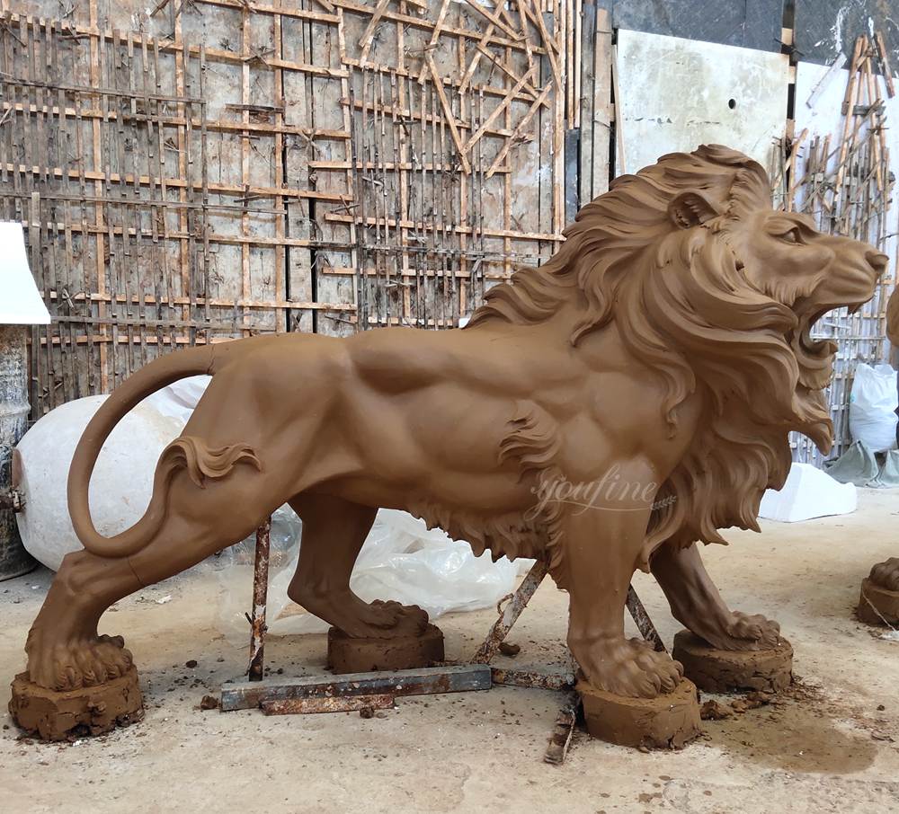 magnificent Walking Lion Statue clay model