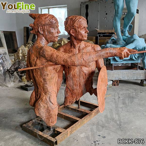 Life Size Man with Shield Bronze Statue Suppliers