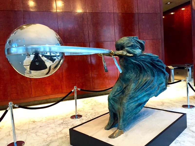 force of nature sculpture by lorenzo quinn