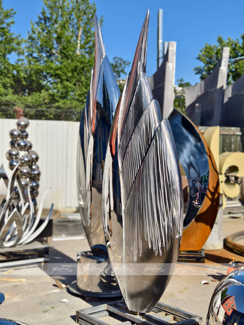 leave sculpture details