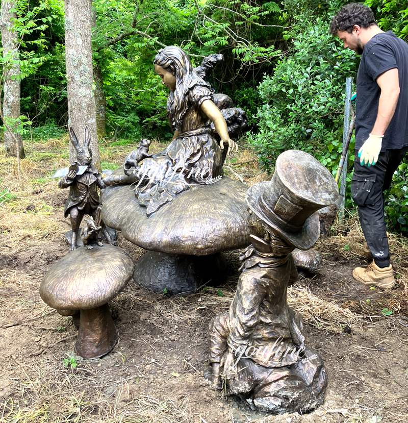 Alice in Wonderland group sculptures feedback