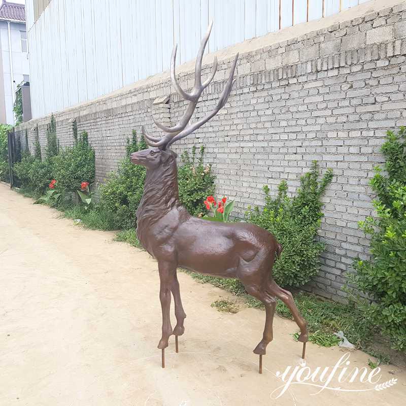 Stag Sculpture Details: