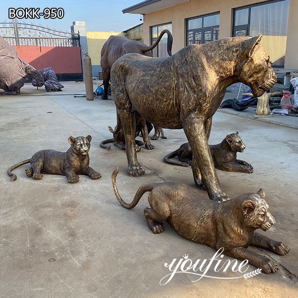 Bronze Lion Family Statue