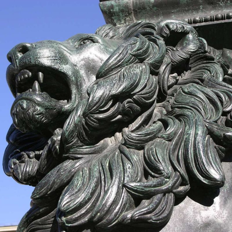 lifesize Lion on the monument detail