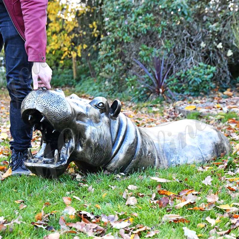 Bronze hippo sculpture for garden-YouFine Sculpture