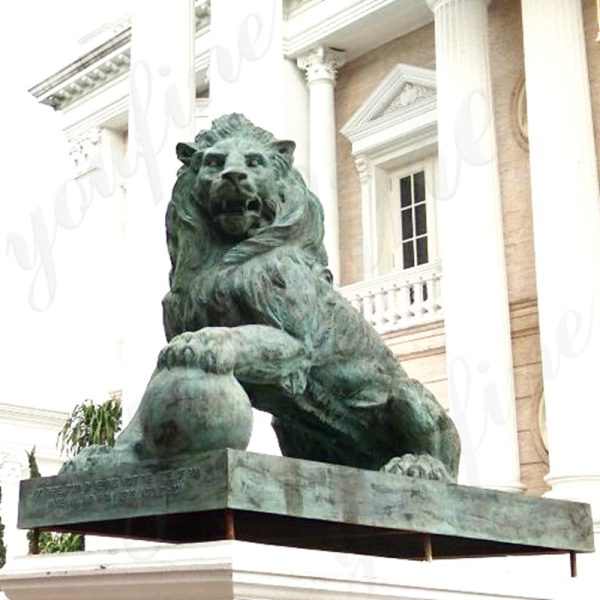 lion statue