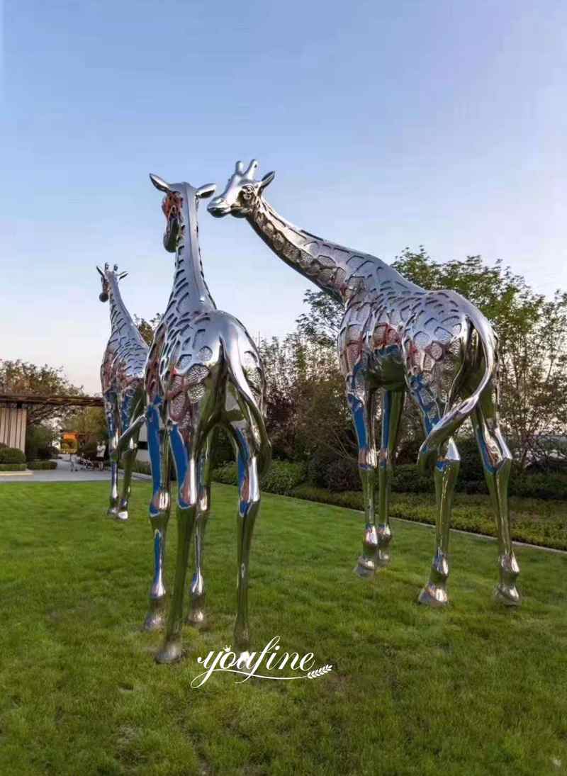 Large Metal Giraffe Sculptures Theme