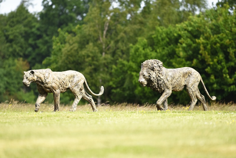 Lions-Life-Size-driveway statues