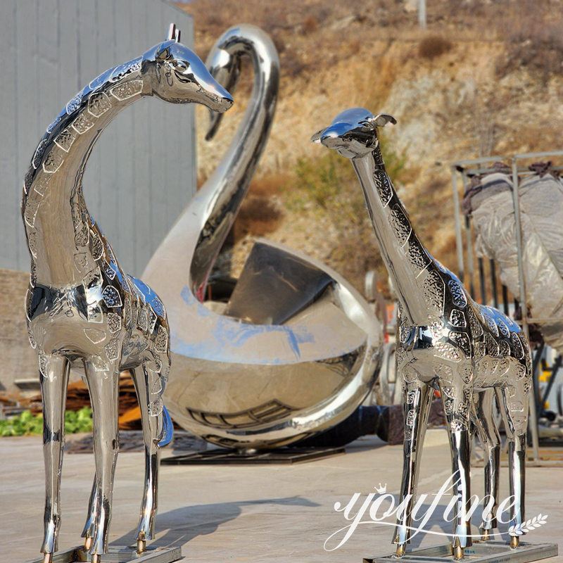 mirror polished stainless steel giraffe statue