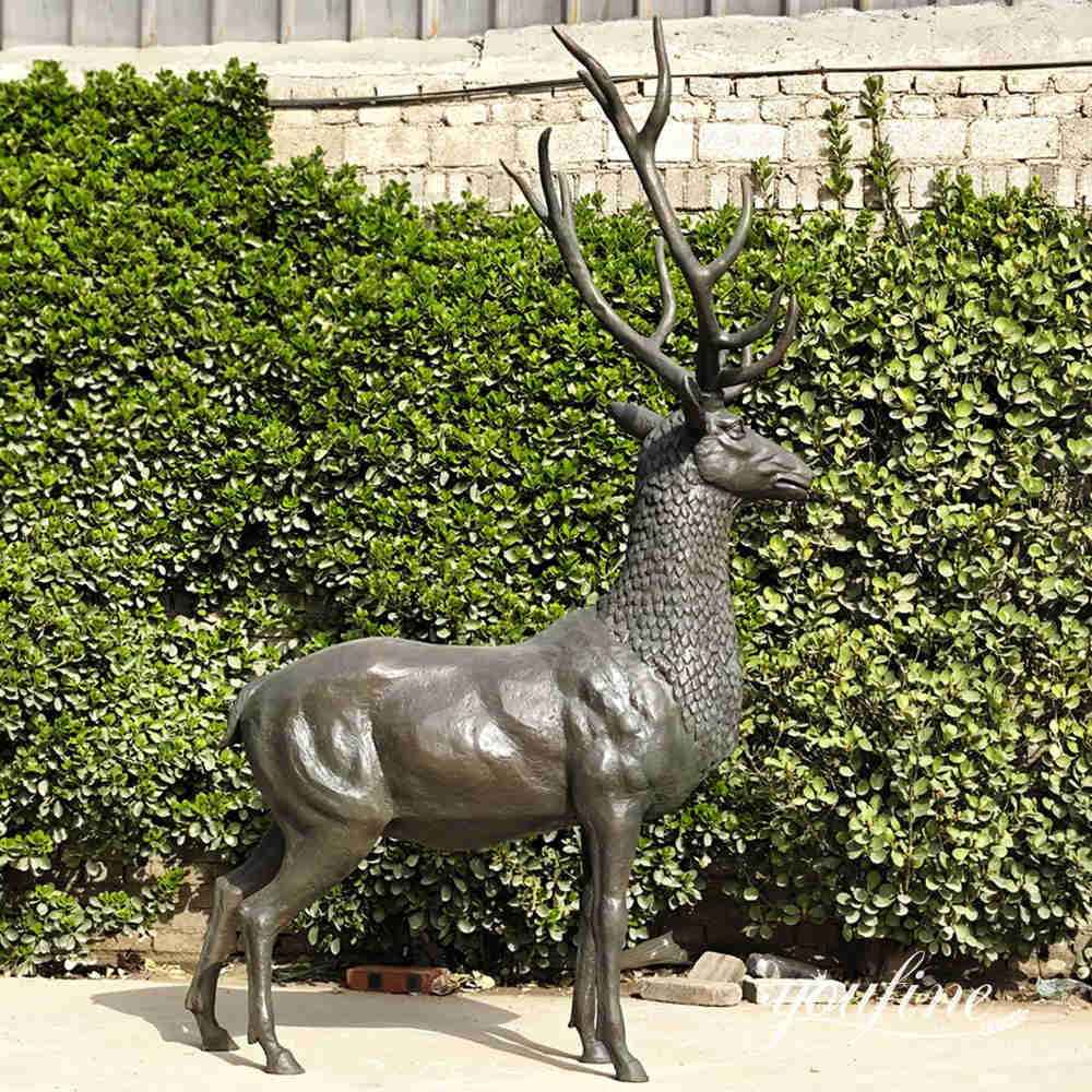 Detalhes da vista lateral de stag escultura
