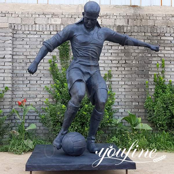 life-size-bronze-football-player-statues