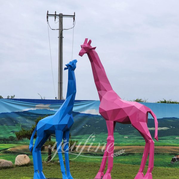 Metal Giraffe Sculpture Square Decor