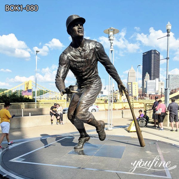 Baseball Player Garden Statue Bronze Famous Sportsman Roberto Clemente Walker BOK1-080