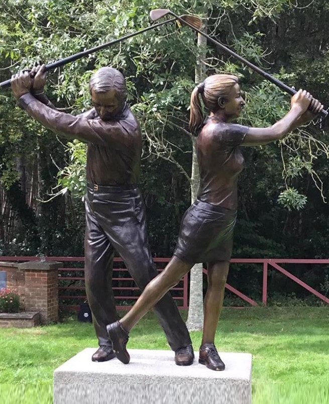 Why choose bronze outdoor golf Statue for your yard?