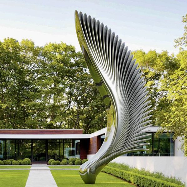 Why is The Surface of The Stainless Steel Sculpture So Exquisite ?