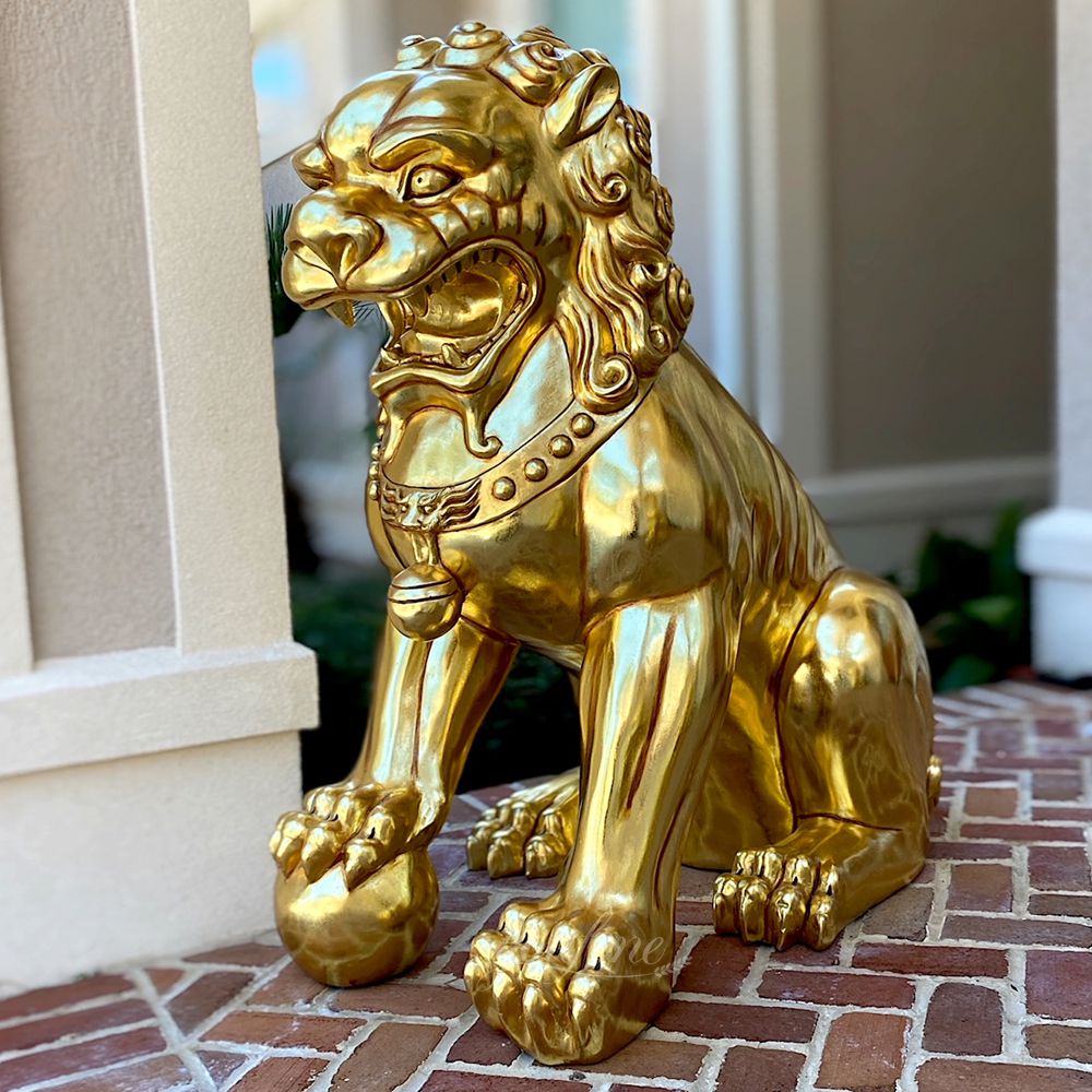 Estatua de león chino dorado para la puerta principal