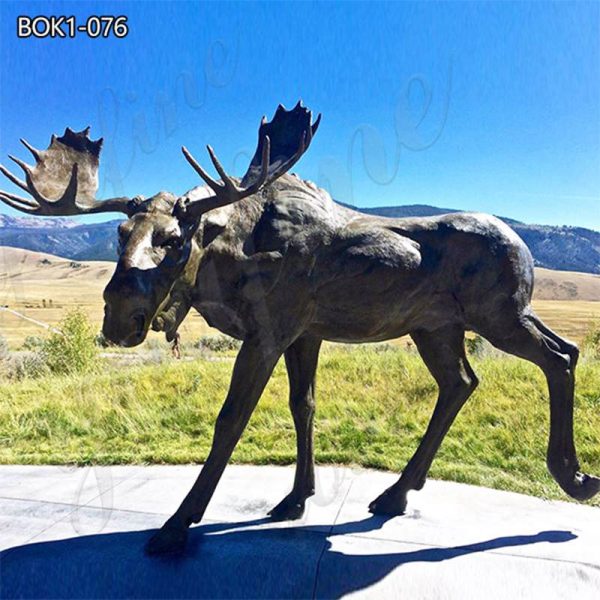 How was the highly realistic bronze moose statue made?
