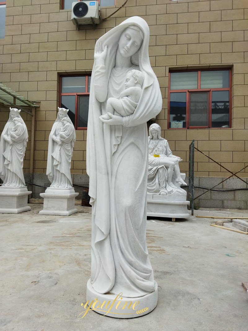 Statue of Madonna and baby Jesus